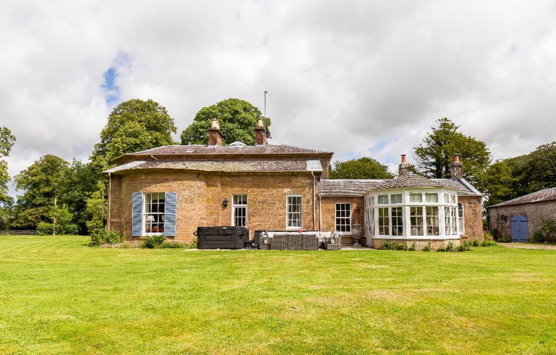 Private Room & Bathroom In Manor House Maybole Exterior foto