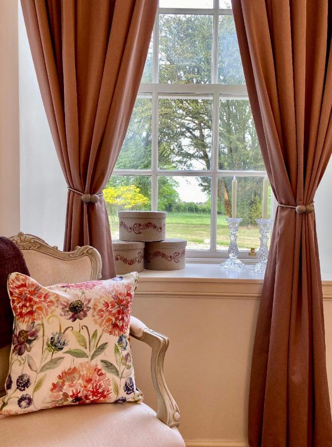 Private Room & Bathroom In Manor House Maybole Exterior foto